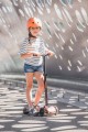 pol_pl_SCOOTANDRIDE-Highwaykick-5-LED-Hulajnoga-trojkolowa-balansowa-ze-swiecacymi-kolkami-5-Peach-6711_9.jpg
