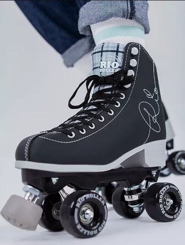 signature bl.JPG