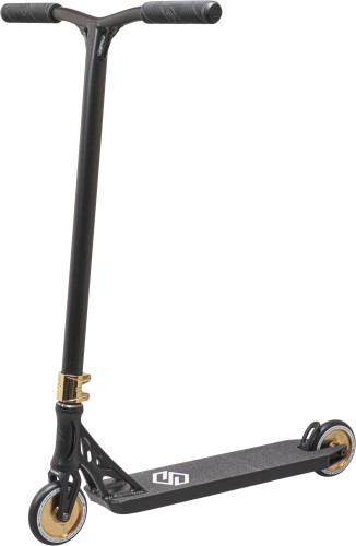 striker-essence-pro-scooter-lu.jpg
